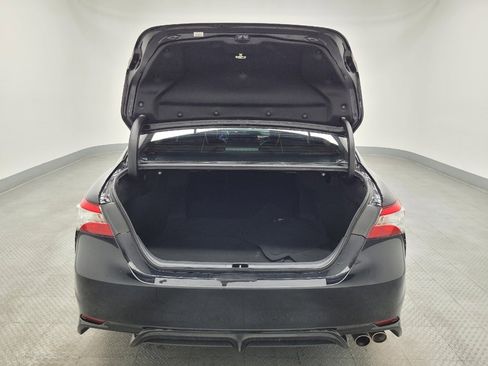 Used 2020 Toyota Camry SE w/ Carpet Mat Package image 29