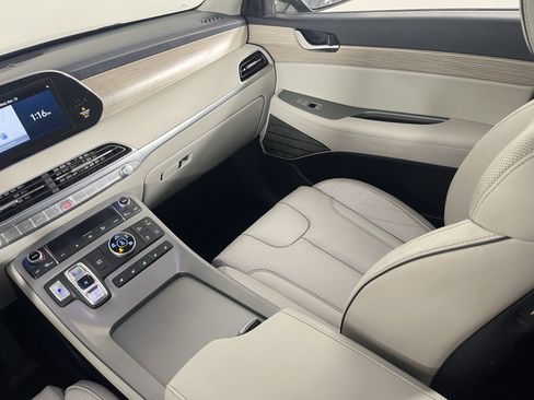 Used 2021 Hyundai Palisade Limited image 9