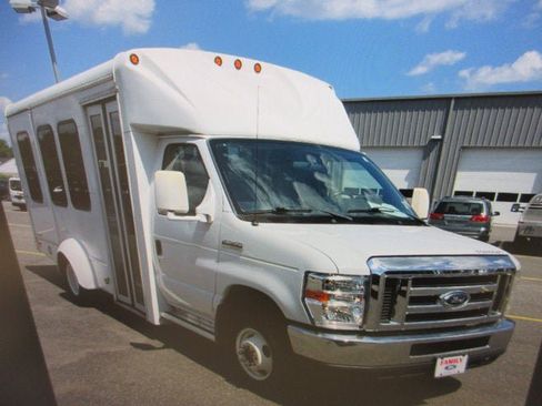 Used 2019 Ford E-350 and Econoline 350 Super Duty w/ Shuttle Bus Prep Package RWD image 3
