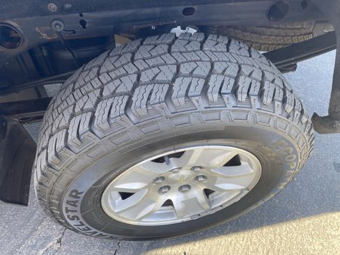 Used 2018 Chevrolet Silverado 1500 LT w/ All Star Edition image 19