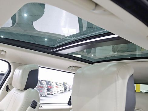 Used 2018 Land Rover Range Rover Long Wheelbase Supercharged image 32