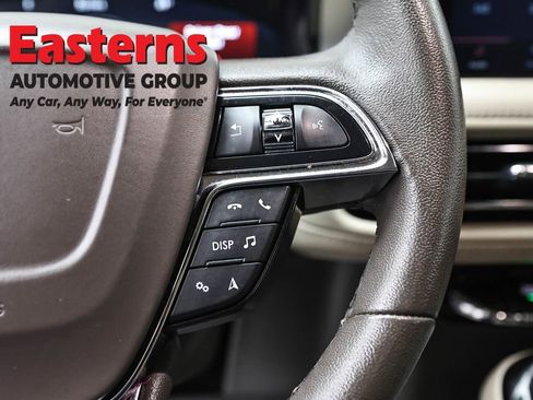 Used 2022 Lincoln Nautilus FWD w/ Premium Package image 16