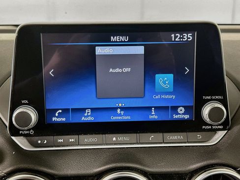 Used 2024 Nissan Sentra SV FWD image 19