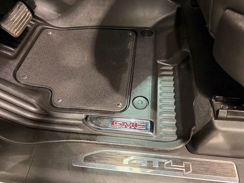 Used 2024 GMC Sierra 1500 AT4 w/ Technology Package image 18