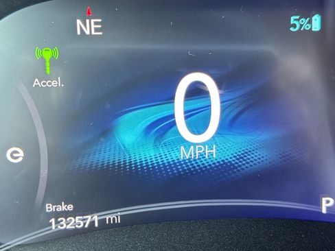 Used 2017 Chrysler Pacifica Platinum image 19