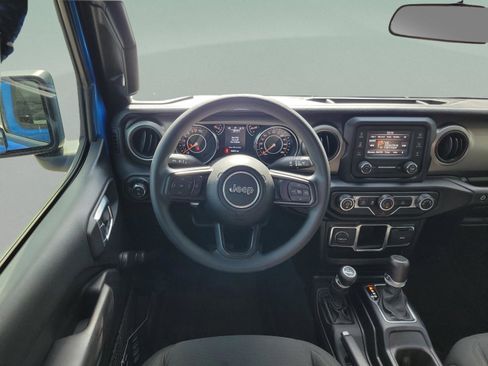 Used 2021 Jeep Gladiator Sport image 22