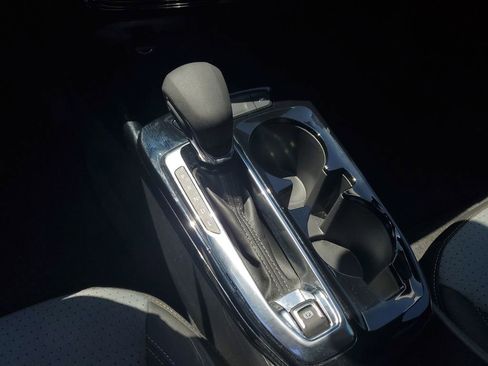 Used 2025 Chevrolet Trax LT image 26