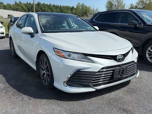 Used 2024 Toyota Camry XLE w/ Navigation Package AWD/4WD image 2