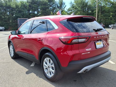 Used 2023 Ford Escape Active AWD/4WD image 4