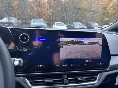 New 2026 Chevrolet Equinox EV LT image 20