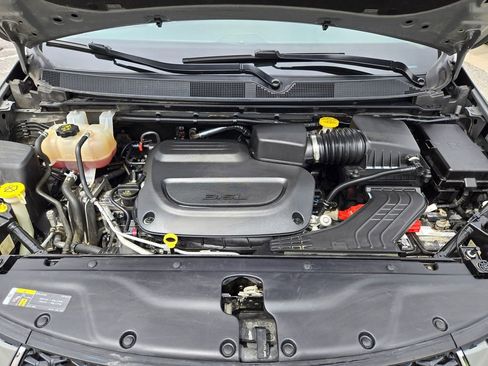 Used 2021 Chrysler Pacifica Touring-L FWD image 31