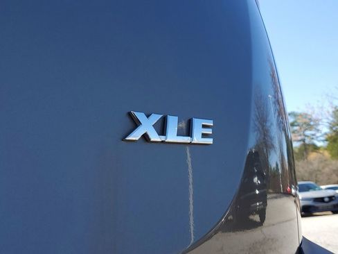 Used 2015 Toyota RAV4 XLE image 8