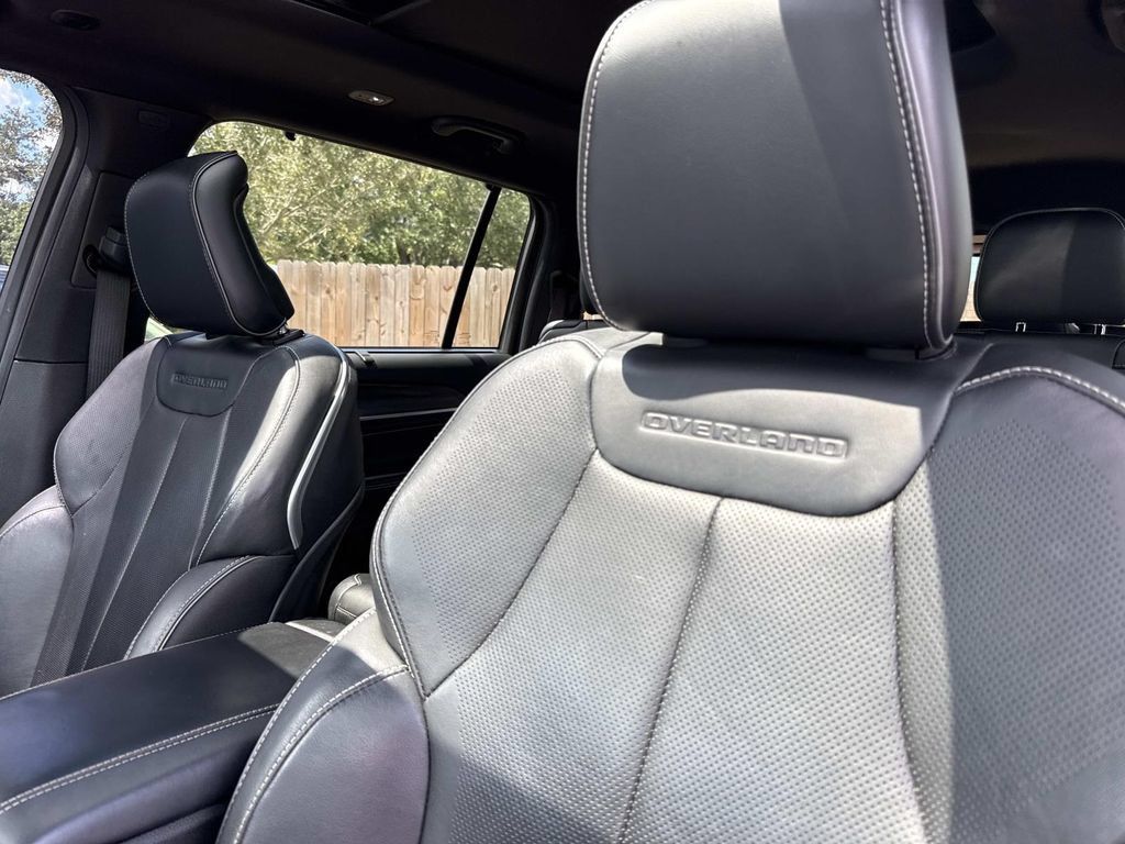 Used 2021 Jeep Grand Cherokee L Overland w/ Luxury Tech Group IV RWD image 27