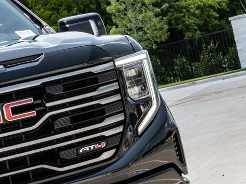 Used 2025 GMC Sierra 1500 AT4 w/ AT4 Premium Package AWD/4WD image 10