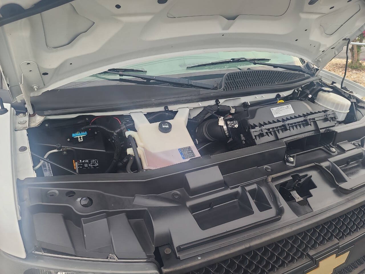 Used 2018 Chevrolet Express 2500 RWD image 28