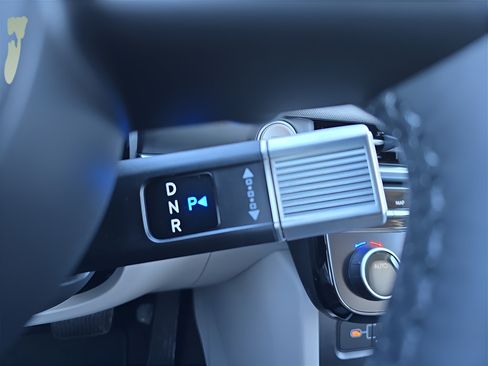 Certified 2025 Hyundai Tucson Limited FWD image 30
