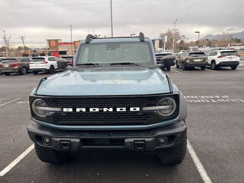Used 2023 Ford Bronco Wildtrak image 2