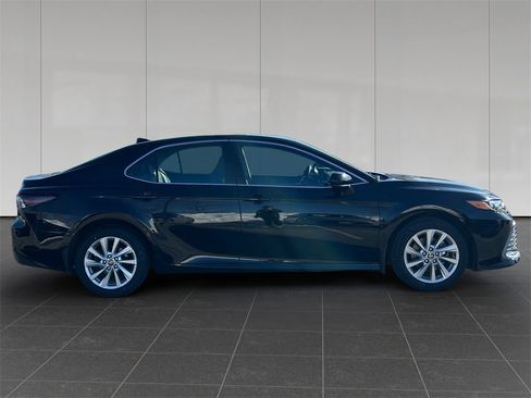 Used 2023 Toyota Camry LE image 6