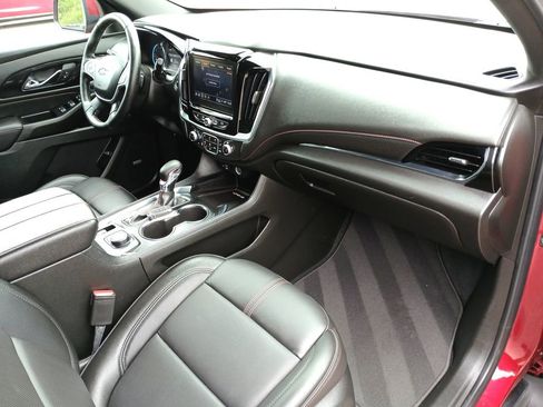 Used 2023 Chevrolet Traverse RS image 19