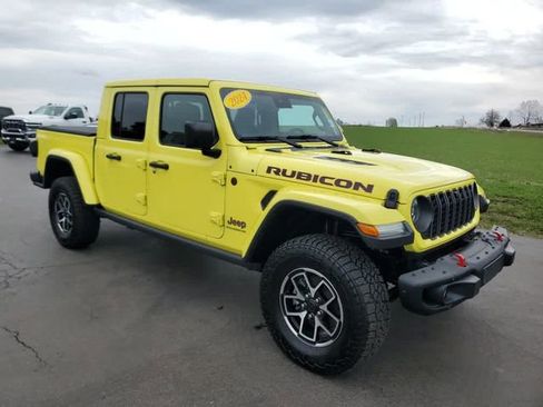 Used 2024 Jeep Gladiator Rubicon AWD/4WD image 9