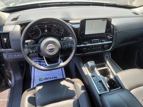 Used 2025 Nissan Pathfinder SL FWD image 24