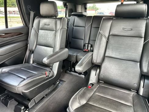 Used 2021 Cadillac Escalade Premium Luxury AWD/4WD image 27