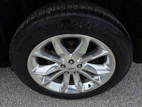 Used 2015 Ford Explorer XLT w/ Equipment Group 202A AWD/4WD image 25