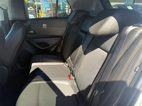Used 2018 Chevrolet Trax LT w/ Driver Confidence Package AWD/4WD image 18