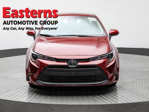 Used 2023 Toyota Corolla LE image 2