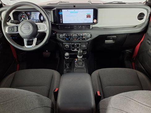 Used 2024 Jeep Wrangler Unlimited Sahara image 3