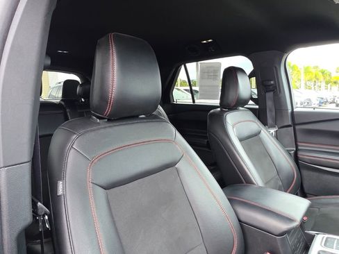 Used 2022 Ford Explorer ST-Line w/ Class IV Trailer Tow Package image 11