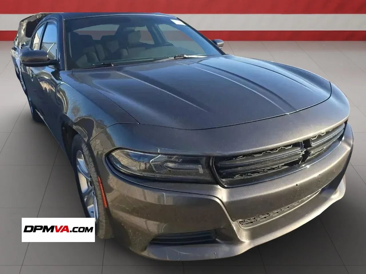 Used 2020 Dodge Charger SXT RWD image 2