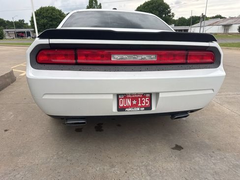 Used 2012 Dodge Challenger R/T RWD image 6