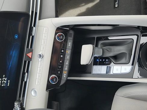 New 2026 Hyundai Elantra Limited image 15