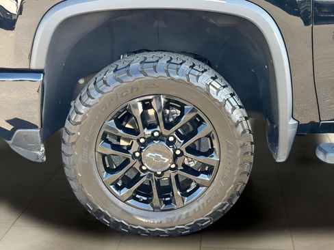 Used 2025 Chevrolet Silverado 2500 LT w/ Trail Boss Package AWD/4WD image 38