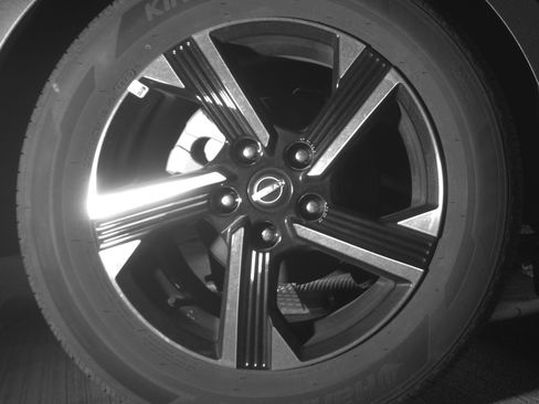 Used 2025 Nissan Sentra SV image 15