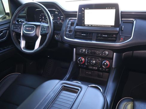 Used 2022 GMC Yukon SLT w/ SLT Premium Package image 11