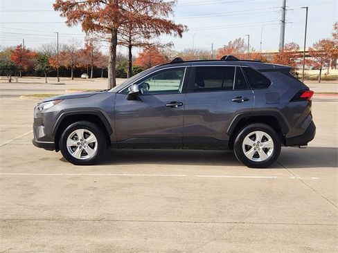 Used 2021 Toyota RAV4 XLE image 4