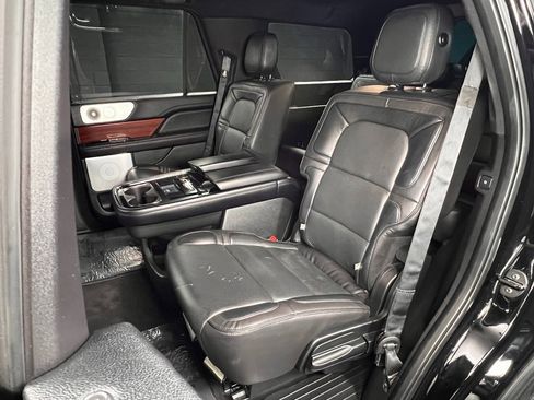 Used 2018 Lincoln Navigator Reserve w/ Technology Package image 14