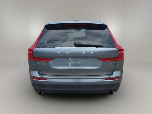 Used 2018 Volvo XC60 T5 Momentum w/ Vision Package AWD/4WD image 8