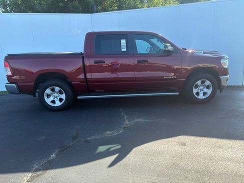 Used 2023 RAM 1500 Big Horn AWD/4WD image 3