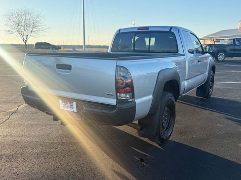 Used 2011 Toyota Tacoma 4x4 Access Cab V6 w/ Convenience Pkg image 5