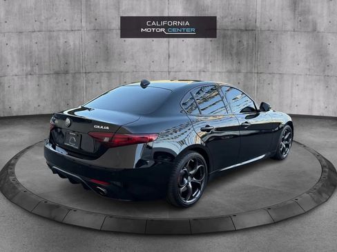 Used 2019 Alfa Romeo Giulia Ti Sport w/ Quick Order Package 22U Sport RWD image 5