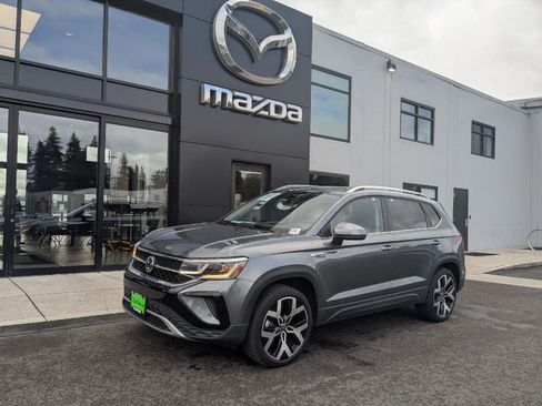 Used 2022 Volkswagen Taos SEL image 1