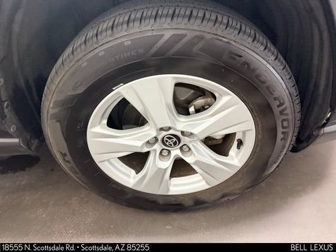 Used 2021 Toyota RAV4 XLE FWD image 10