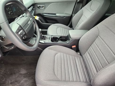 New 2025 Kia K4 EX image 9