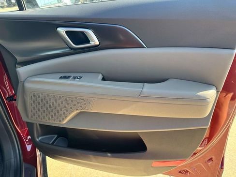 New 2026 Kia Carnival image 17