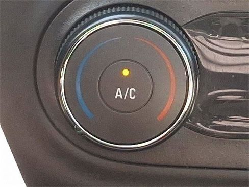 Used 2025 Chevrolet Trax LS image 23