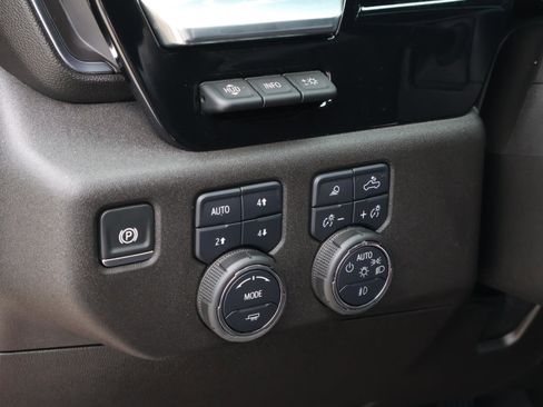 Used 2025 Chevrolet Silverado 2500 High Country w/ High Country Premium Package AWD/4WD image 27