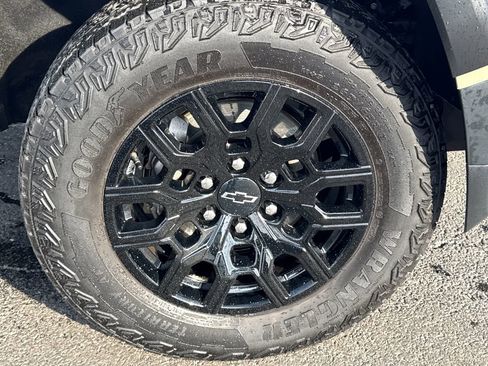 Used 2023 Chevrolet Colorado Trail Boss w/ LPO, Skid Plate Package image 9